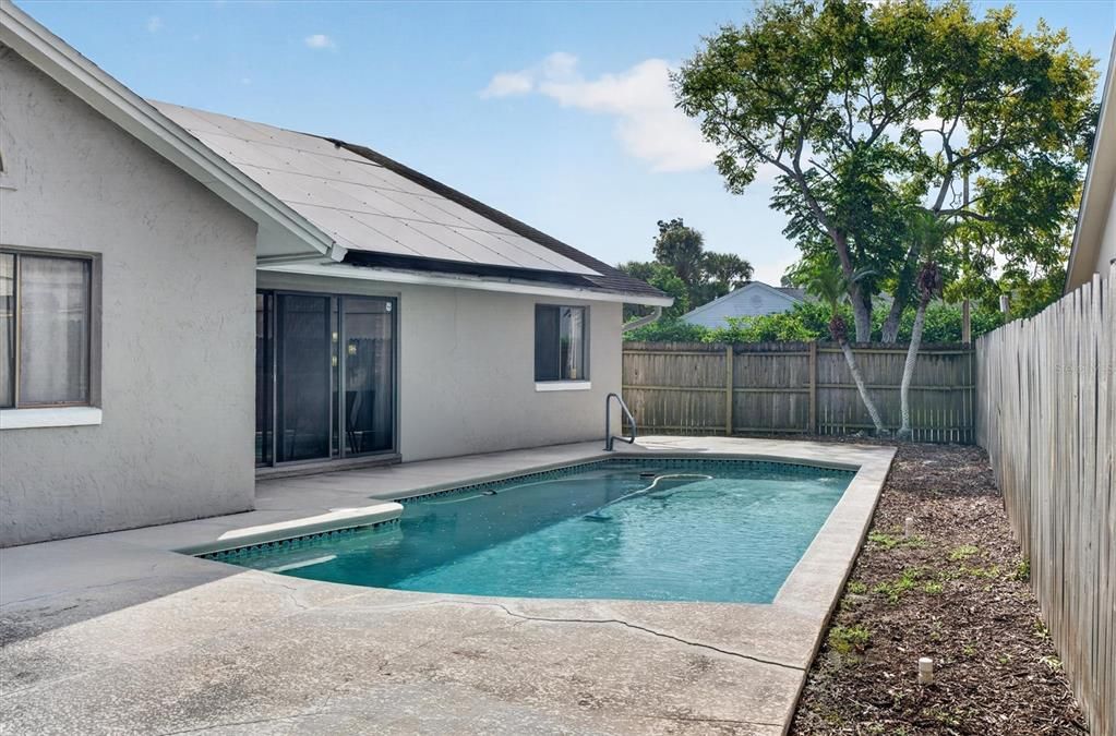 For Sale: $390,000 (4 beds, 2 baths, 1801 Square Feet)