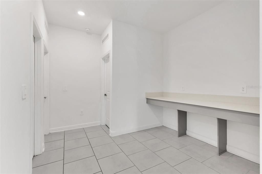For Sale: $479,000 (4 beds, 3 baths, 2528 Square Feet)