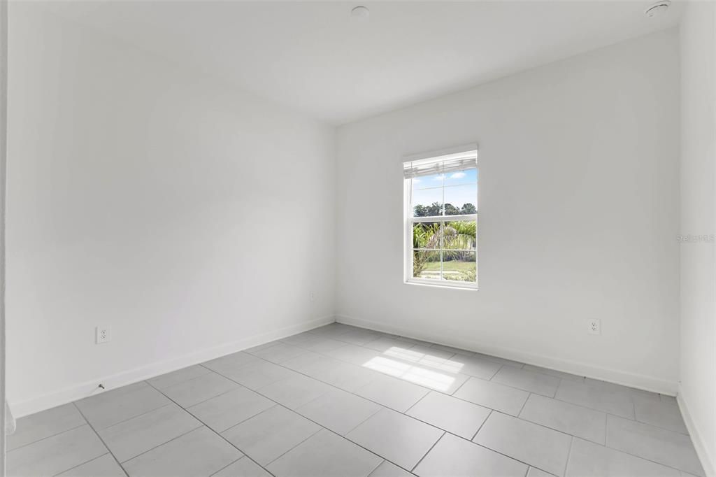 For Sale: $479,000 (4 beds, 3 baths, 2528 Square Feet)