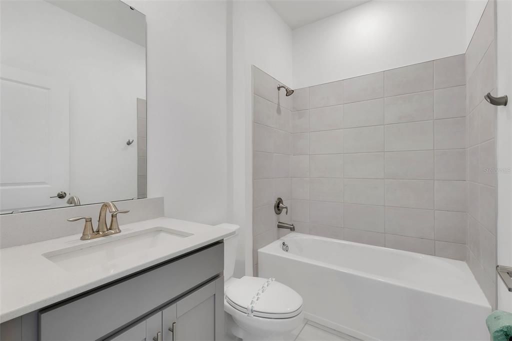 For Sale: $479,000 (4 beds, 3 baths, 2528 Square Feet)