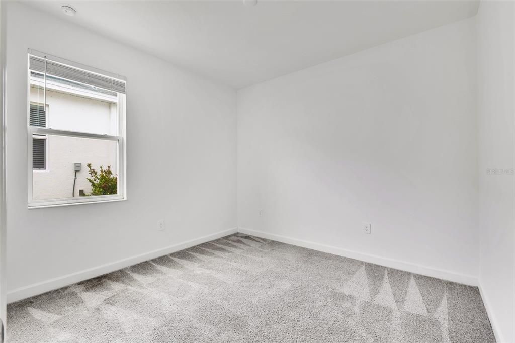 For Sale: $479,000 (4 beds, 3 baths, 2528 Square Feet)