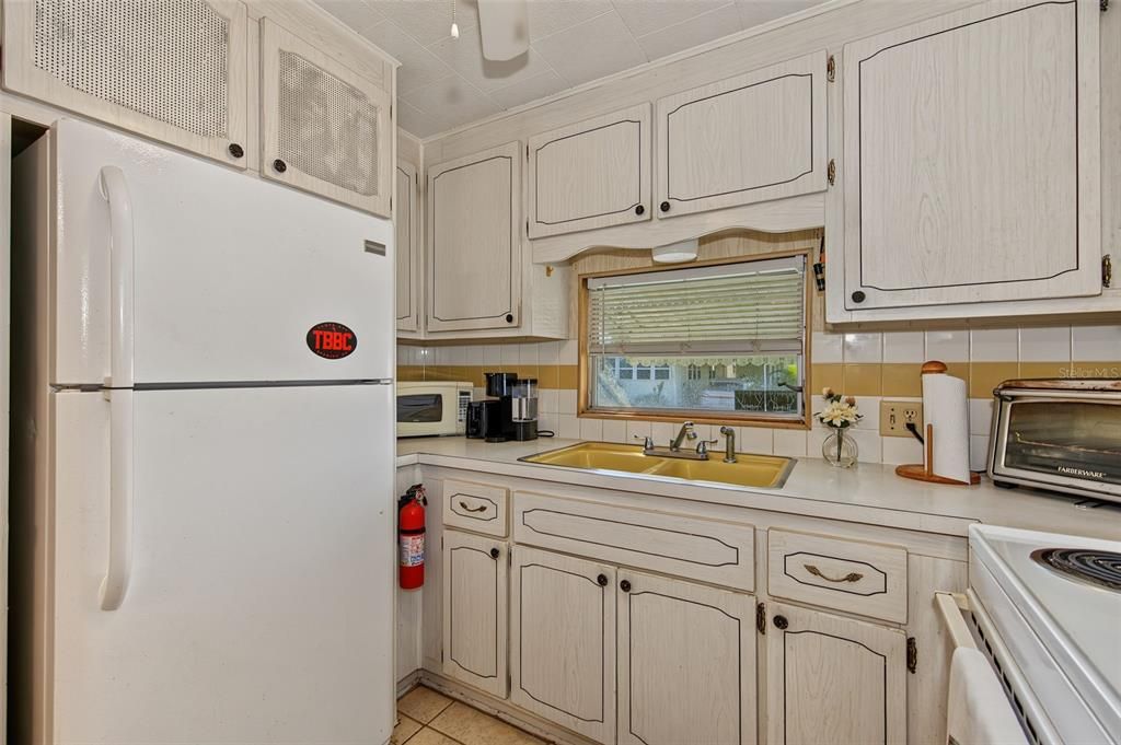 For Sale: $80,000 (1 beds, 1 baths, 600 Square Feet)