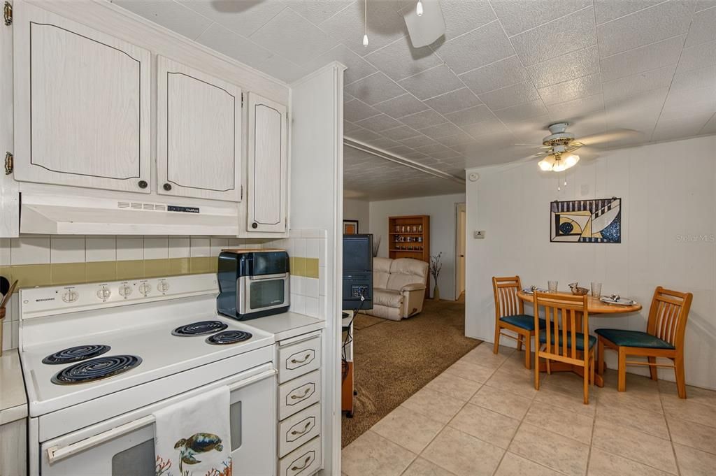 For Sale: $80,000 (1 beds, 1 baths, 600 Square Feet)