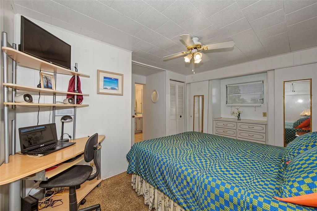 For Sale: $80,000 (1 beds, 1 baths, 600 Square Feet)