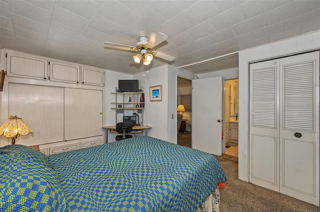 For Sale: $80,000 (1 beds, 1 baths, 600 Square Feet)