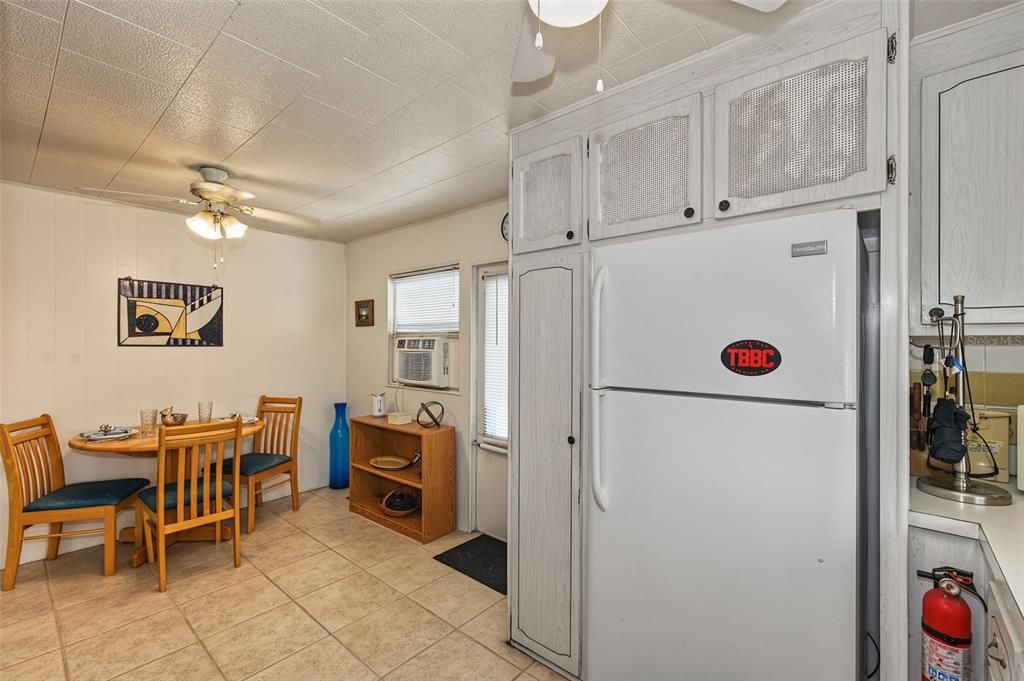 For Sale: $80,000 (1 beds, 1 baths, 600 Square Feet)