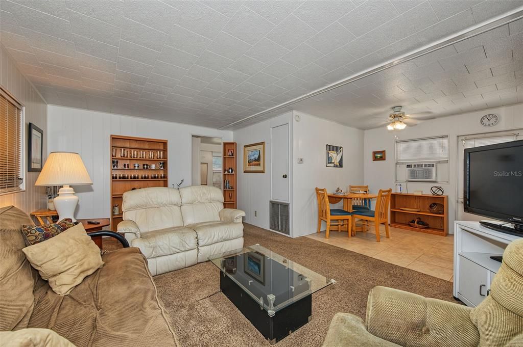 For Sale: $80,000 (1 beds, 1 baths, 600 Square Feet)
