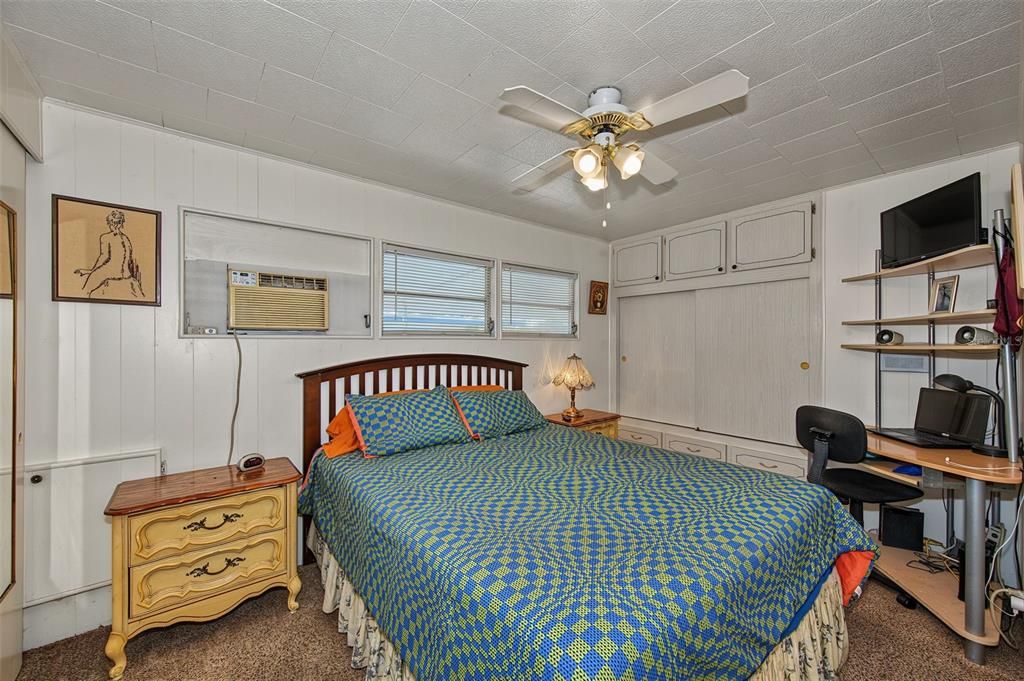For Sale: $80,000 (1 beds, 1 baths, 600 Square Feet)