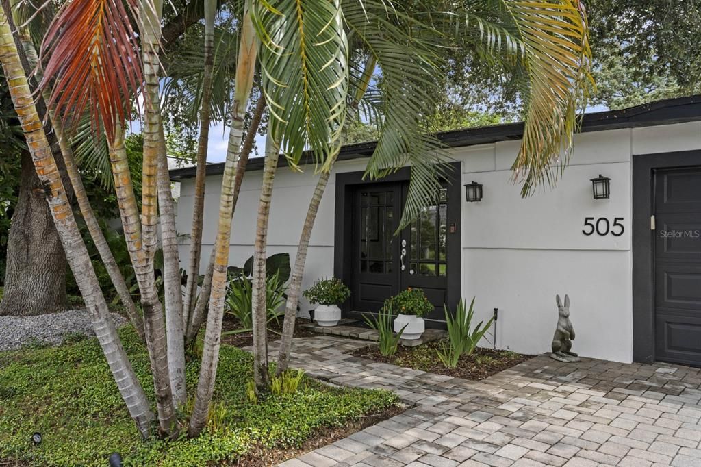 For Sale: $899,999 (3 beds, 3 baths, 2778 Square Feet)
