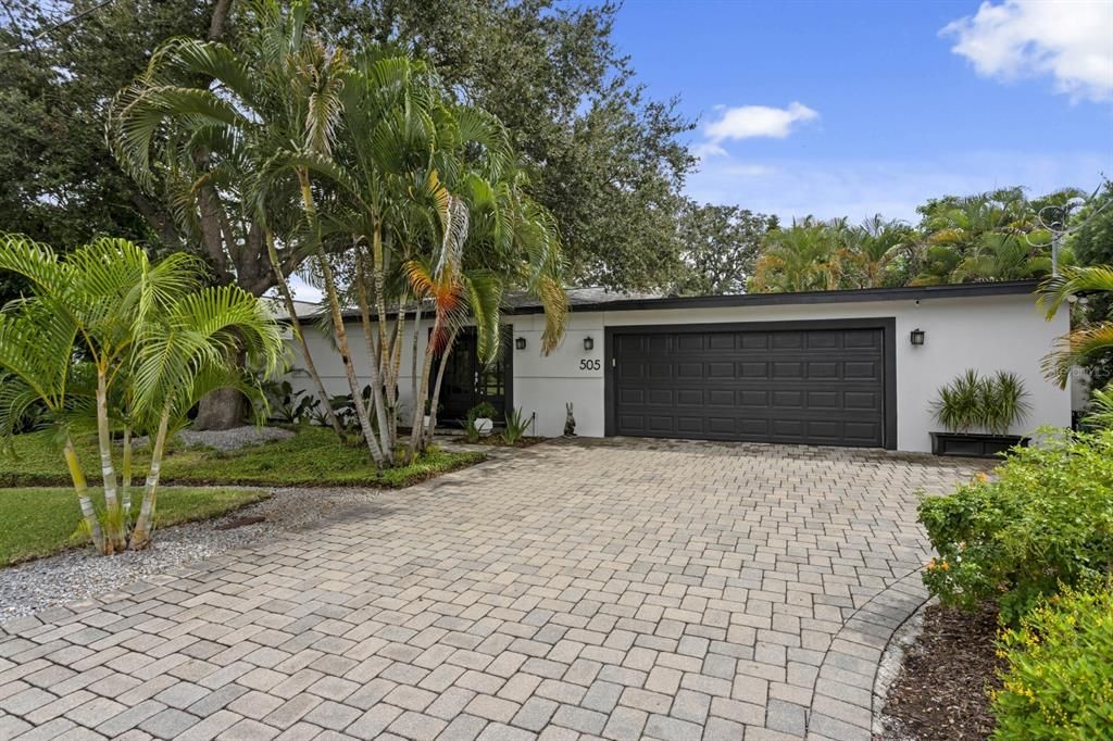 For Sale: $899,999 (3 beds, 3 baths, 2778 Square Feet)