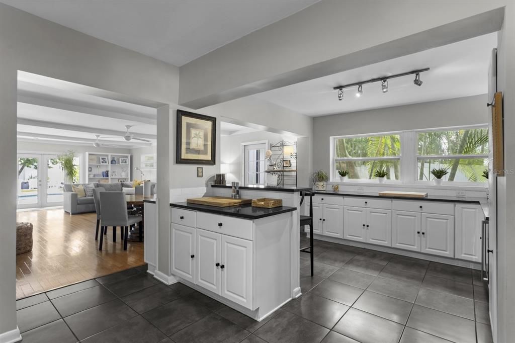 For Sale: $899,999 (3 beds, 3 baths, 2778 Square Feet)