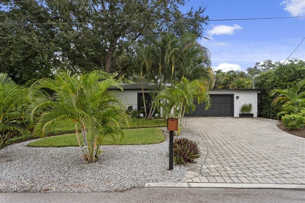 For Sale: $899,999 (3 beds, 3 baths, 2778 Square Feet)