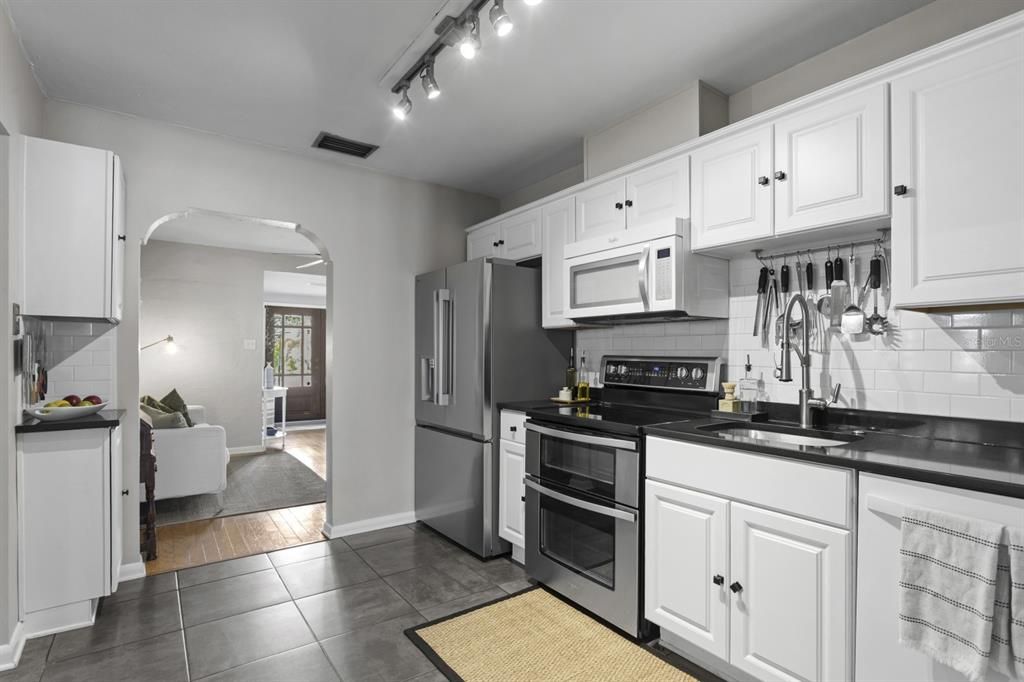 For Sale: $899,999 (3 beds, 3 baths, 2778 Square Feet)