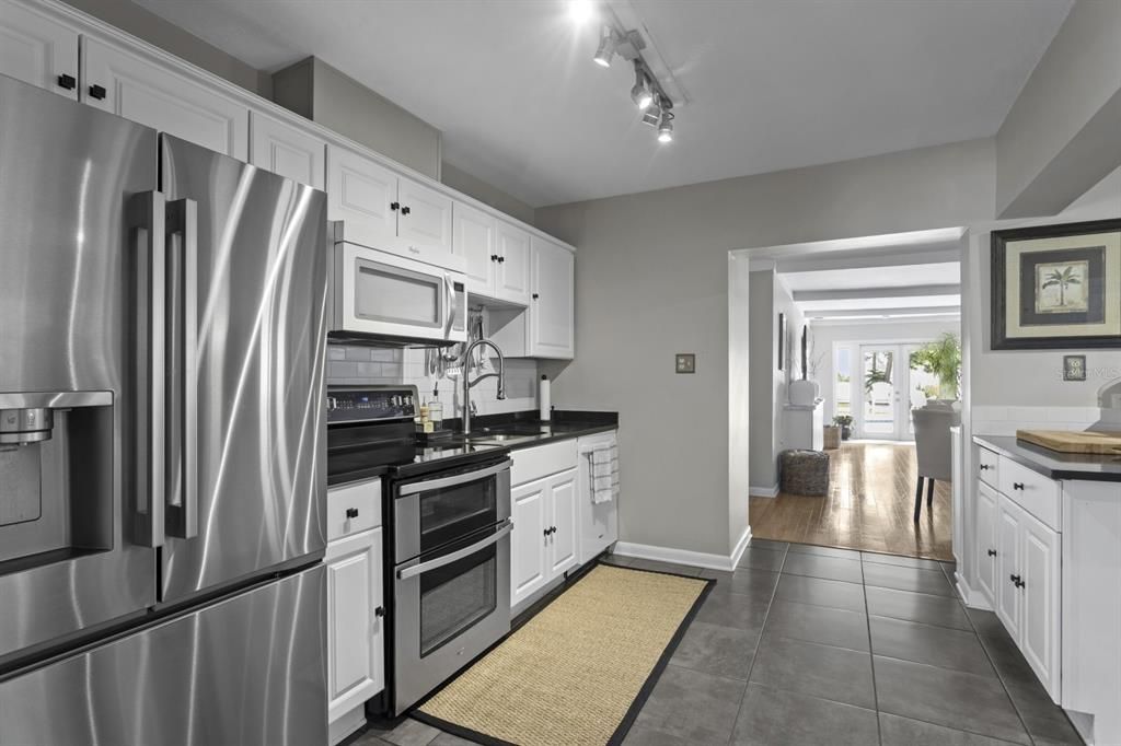 For Sale: $899,999 (3 beds, 3 baths, 2778 Square Feet)