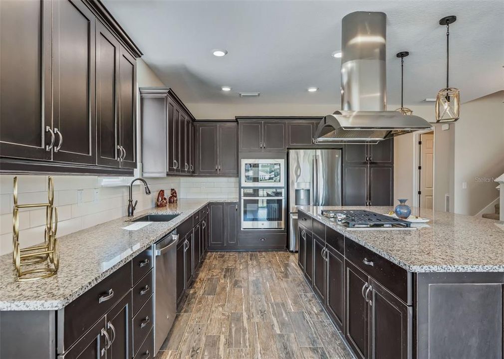 For Sale: $495,000 (3 beds, 3 baths, 2348 Square Feet)