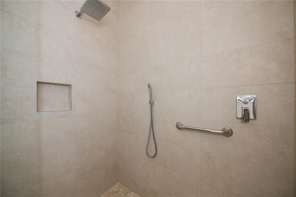 En Venta: $1,490,000 (3 camas, 3 baños, 5033 Pies cuadrados)