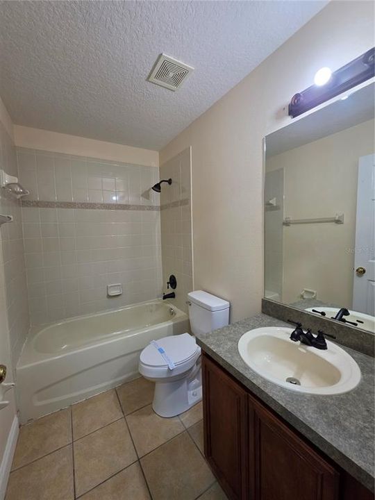 For Rent: $1,950 (3 beds, 2 baths, 1408 Square Feet)