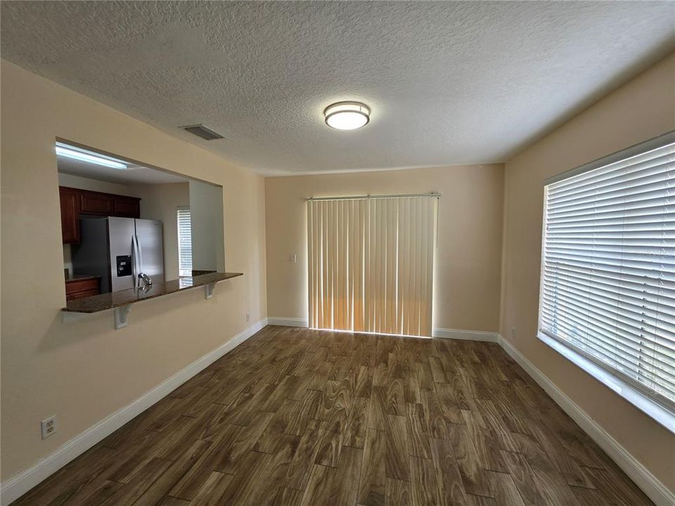 For Rent: $1,950 (3 beds, 2 baths, 1408 Square Feet)