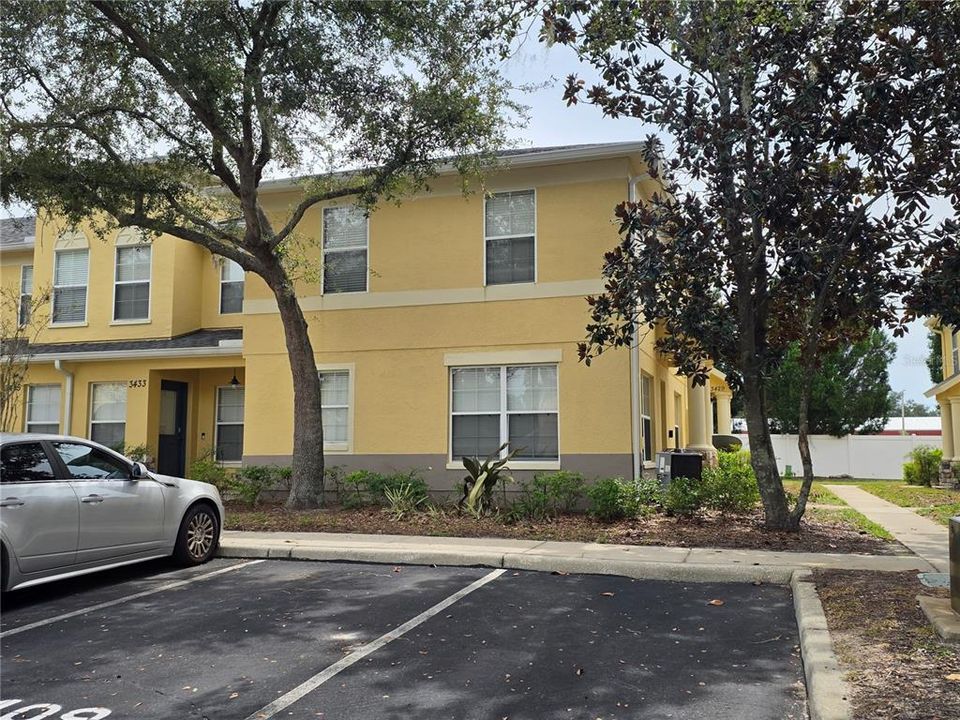 For Rent: $1,950 (3 beds, 2 baths, 1408 Square Feet)