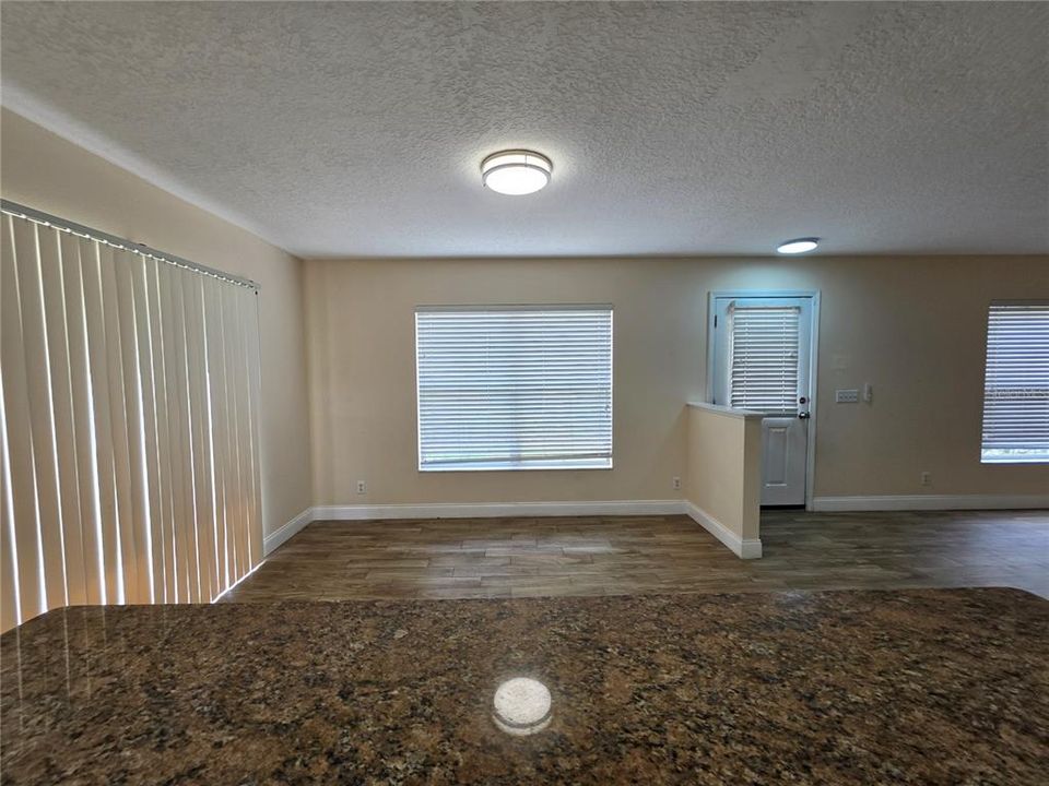For Rent: $1,950 (3 beds, 2 baths, 1408 Square Feet)