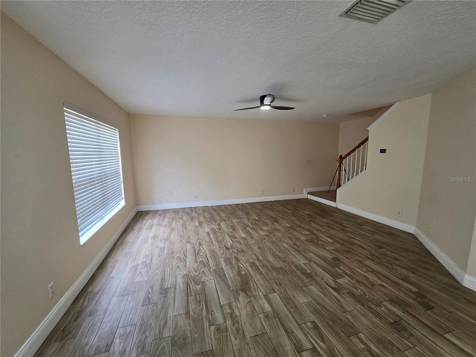 For Rent: $1,950 (3 beds, 2 baths, 1408 Square Feet)