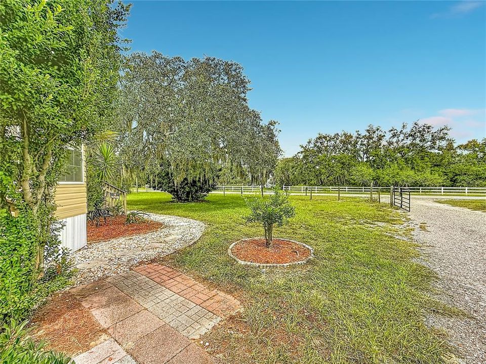 На продажу: $249,950 (3 спален, 2 ванн, 1186 Квадратных фут)