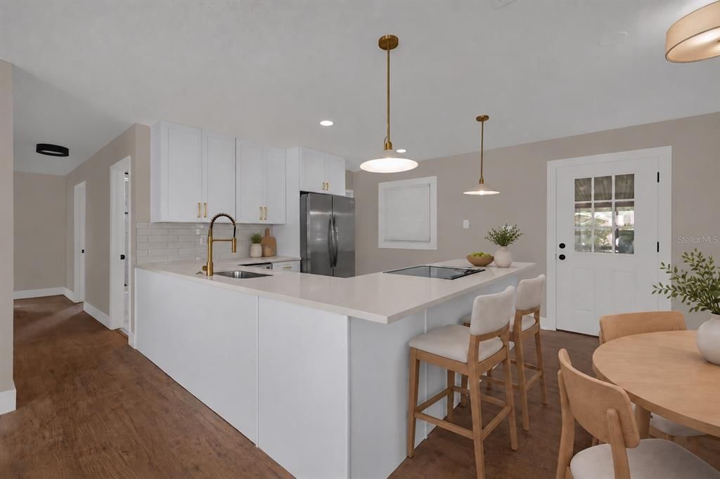 For Sale: $305,000 (3 beds, 1 baths, 1275 Square Feet)