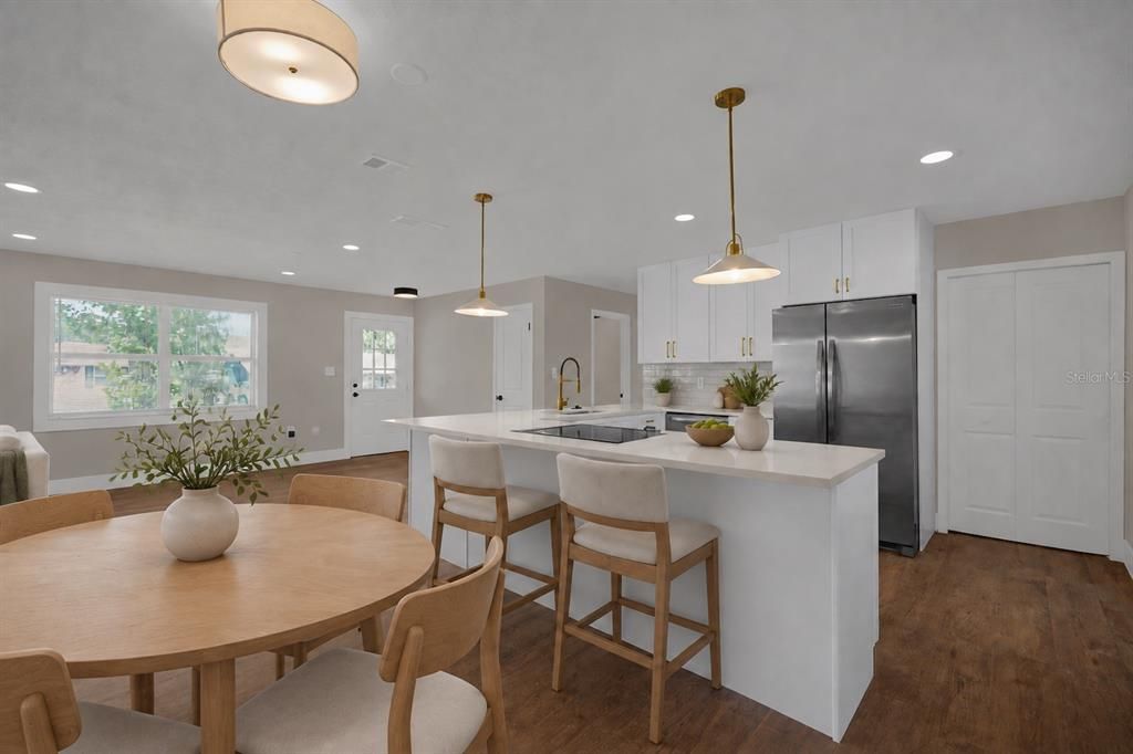 For Sale: $305,000 (3 beds, 1 baths, 1275 Square Feet)