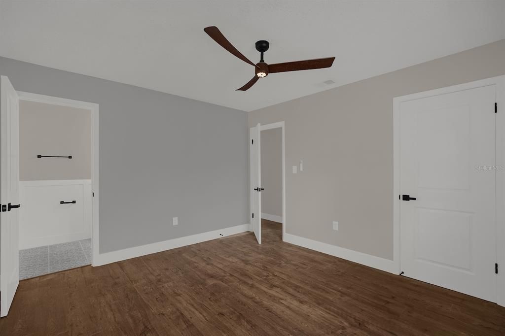 For Sale: $305,000 (3 beds, 1 baths, 1275 Square Feet)