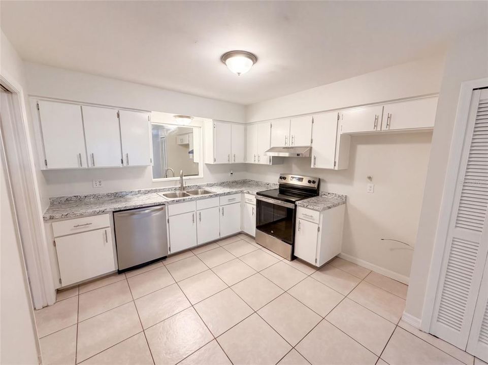 For Sale: $416,000 (4 beds, 2 baths, 2150 Square Feet)