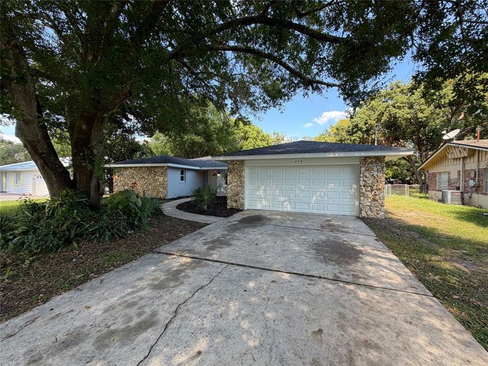 For Sale: $416,000 (4 beds, 2 baths, 2150 Square Feet)