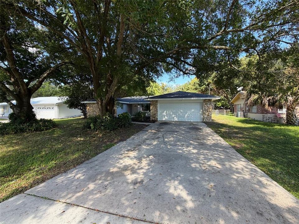 For Sale: $416,000 (4 beds, 2 baths, 2150 Square Feet)