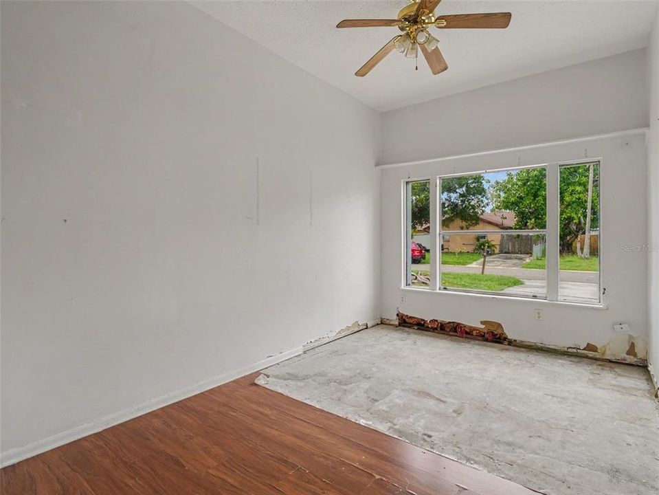 For Sale: $213,950 (3 beds, 2 baths, 1265 Square Feet)