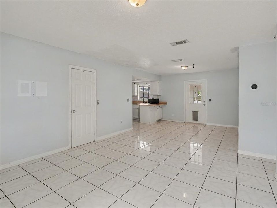 For Sale: $213,950 (3 beds, 2 baths, 1265 Square Feet)