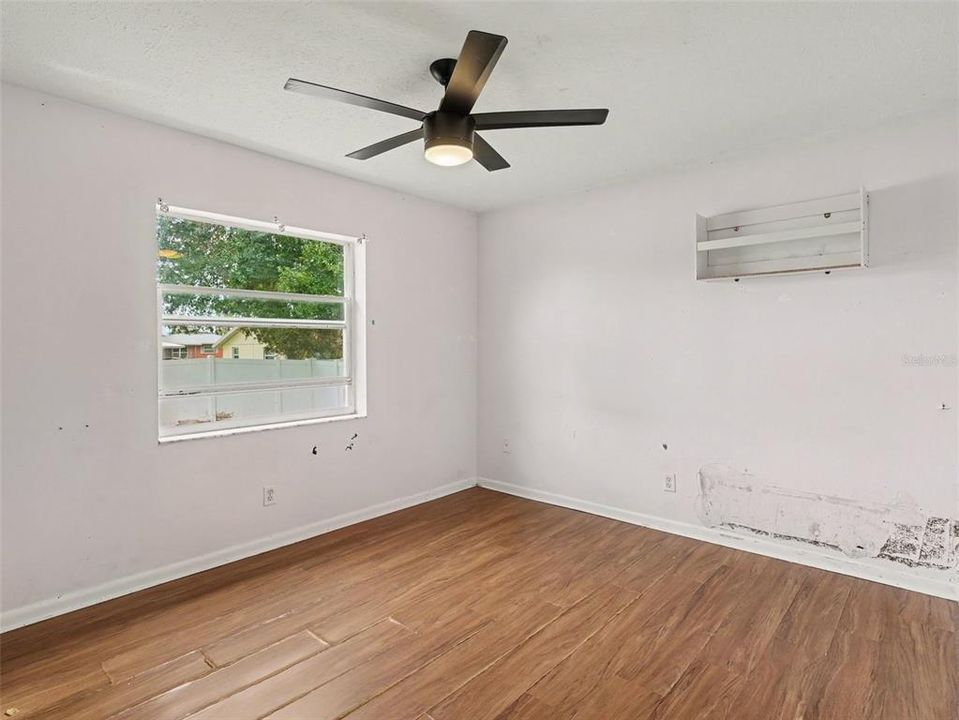 For Sale: $213,950 (3 beds, 2 baths, 1265 Square Feet)