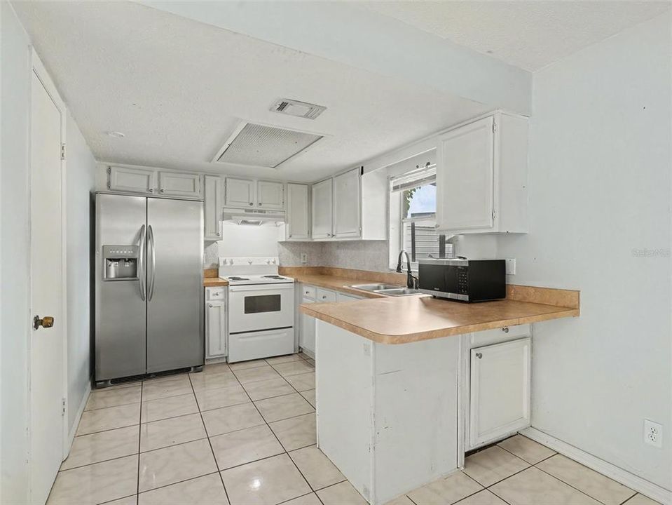 For Sale: $213,950 (3 beds, 2 baths, 1265 Square Feet)