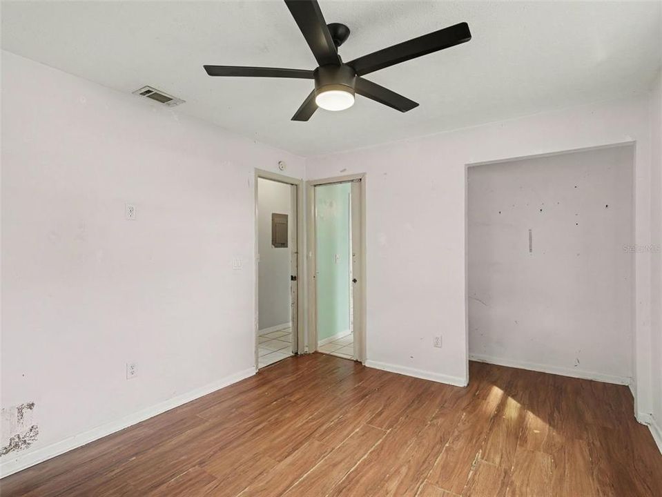 For Sale: $213,950 (3 beds, 2 baths, 1265 Square Feet)