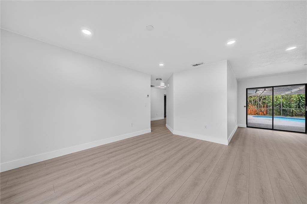 En Venta: $459,000 (3 camas, 2 baños, 1821 Pies cuadrados)