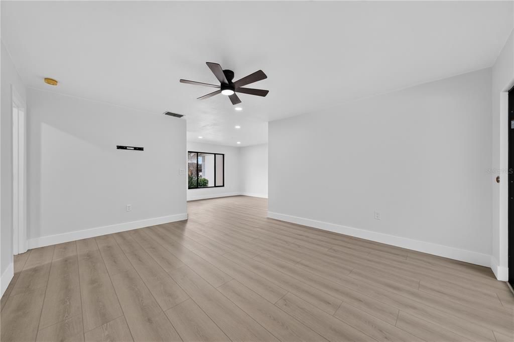 En Venta: $459,000 (3 camas, 2 baños, 1821 Pies cuadrados)