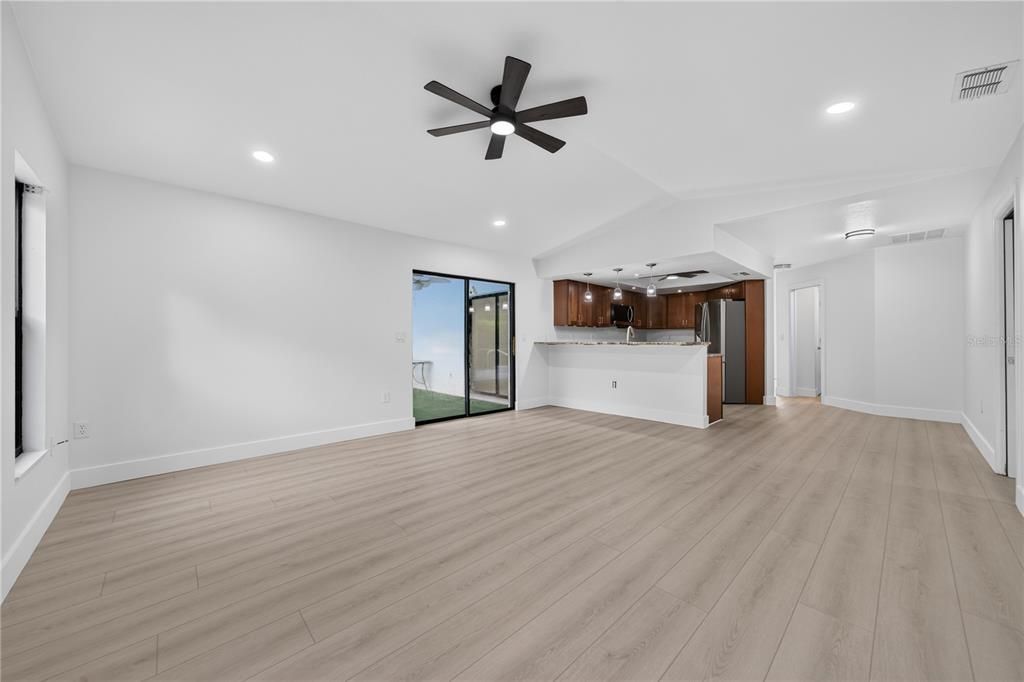 En Venta: $459,000 (3 camas, 2 baños, 1821 Pies cuadrados)