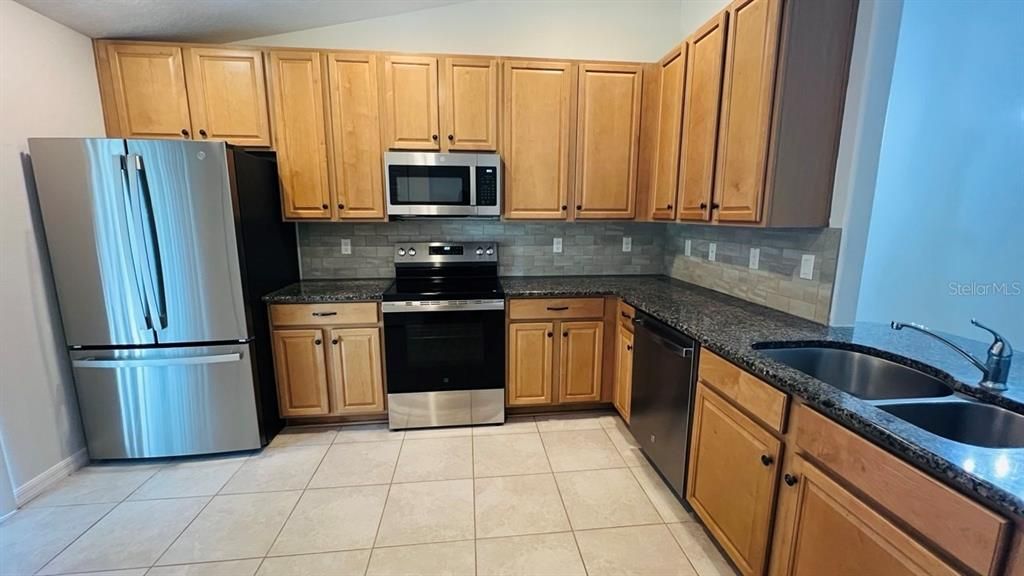 En Renta: $1,525 (3 camas, 2 baños, 1200 Pies cuadrados)