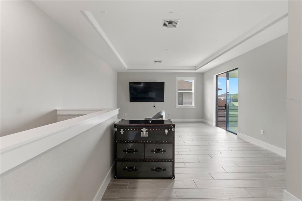 For Sale: $1,015,000 (5 beds, 3 baths, 3188 Square Feet)