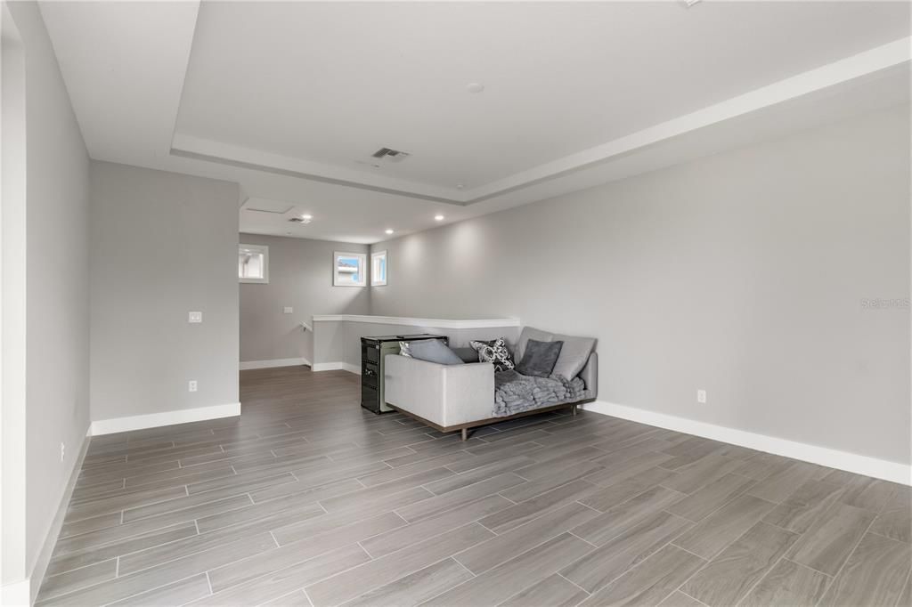 For Sale: $1,015,000 (5 beds, 3 baths, 3188 Square Feet)