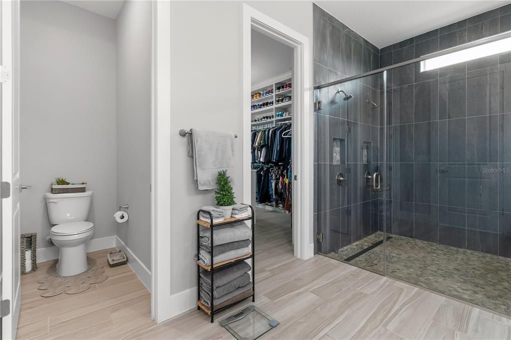 For Sale: $1,015,000 (5 beds, 3 baths, 3188 Square Feet)
