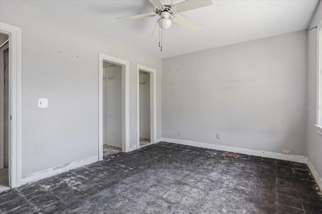 На продажу: $389,900 (0.18 acres)