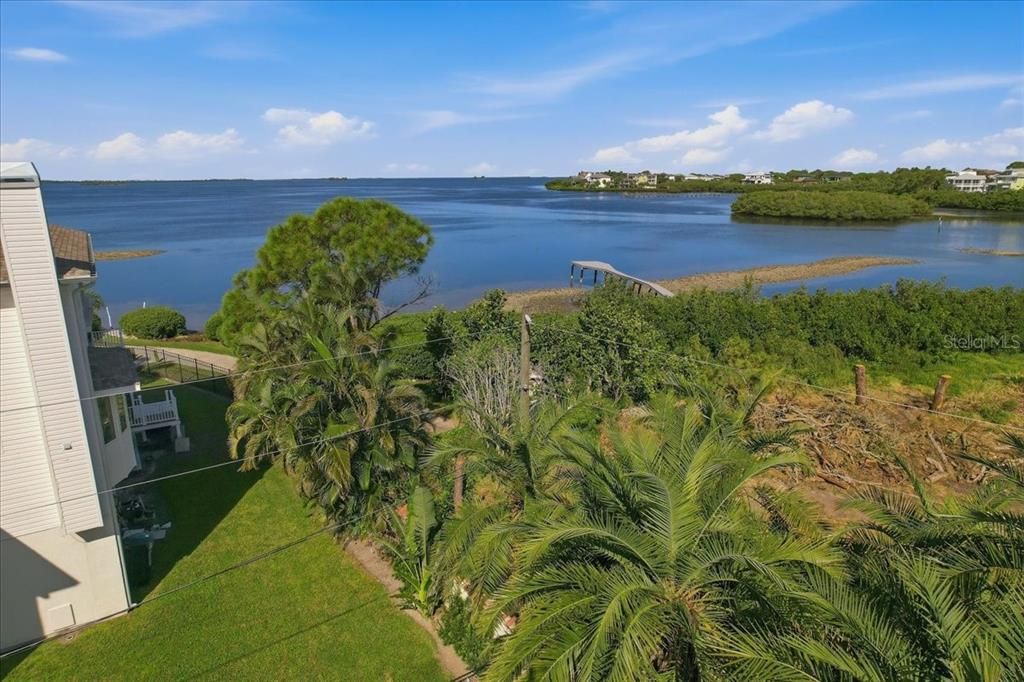На продажу: $389,900 (0.18 acres)