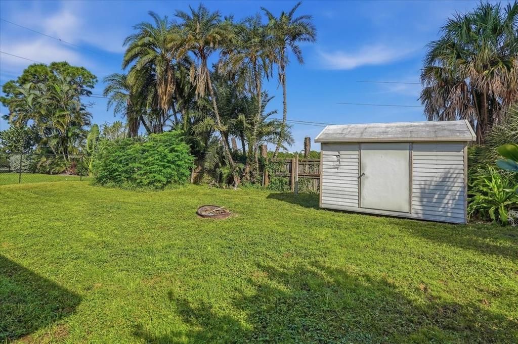 На продажу: $389,900 (0.18 acres)