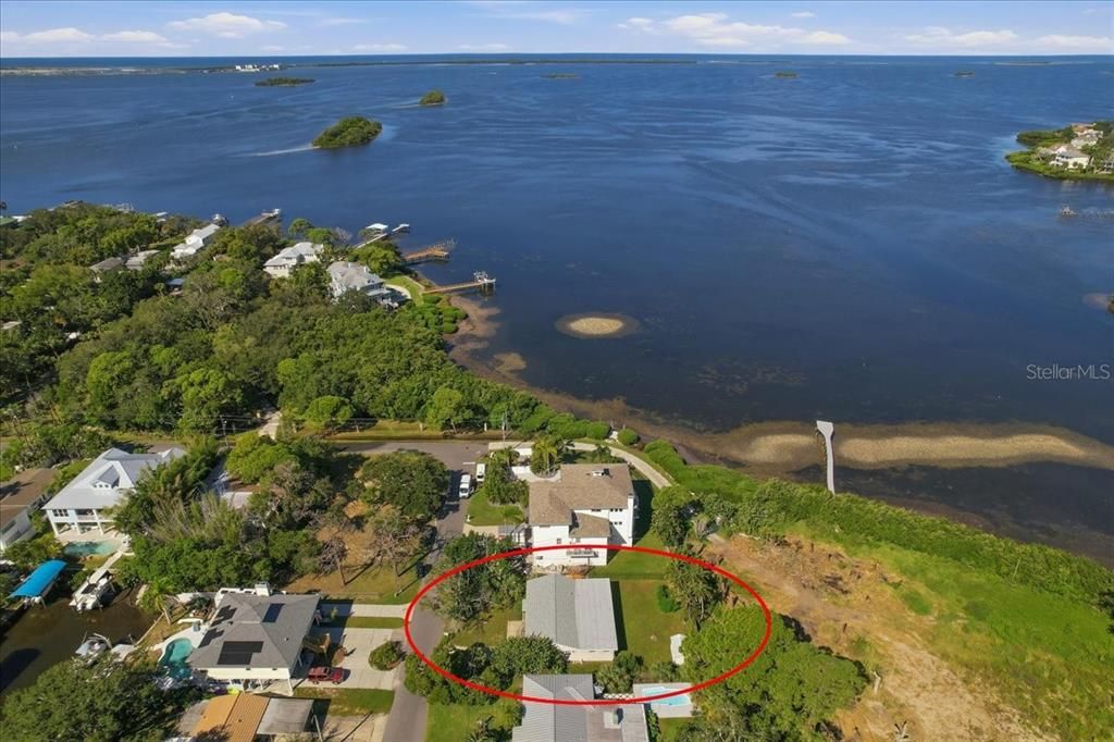 На продажу: $389,900 (0.18 acres)