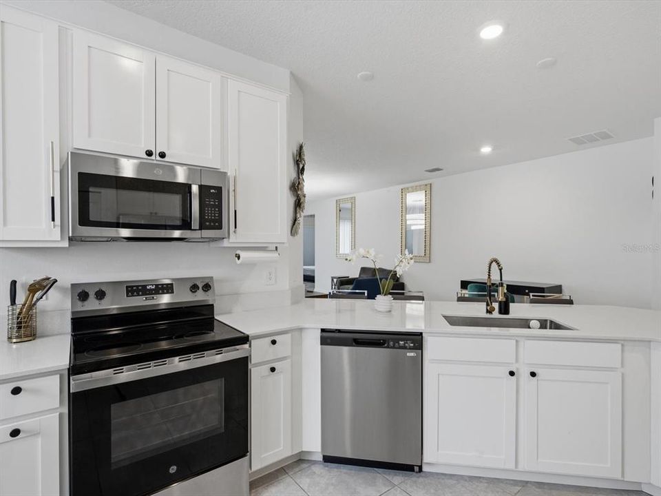 For Rent: $2,350 (4 beds, 2 baths, 2135 Square Feet)