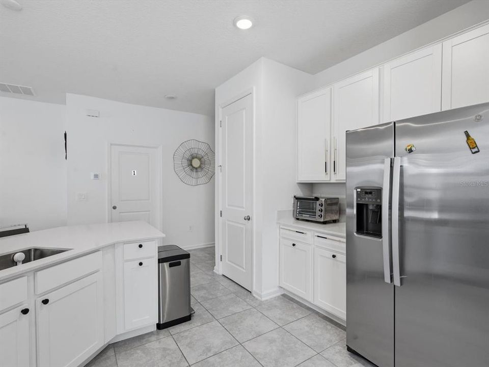 For Rent: $2,350 (4 beds, 2 baths, 2135 Square Feet)